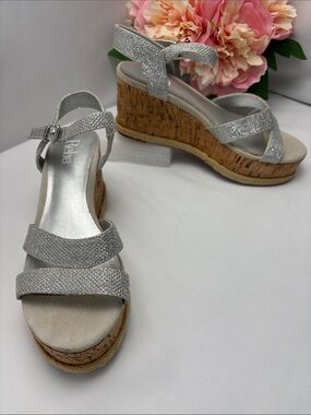 Reba Women’s 6.5 Silver Glitter Cork Wedges #457